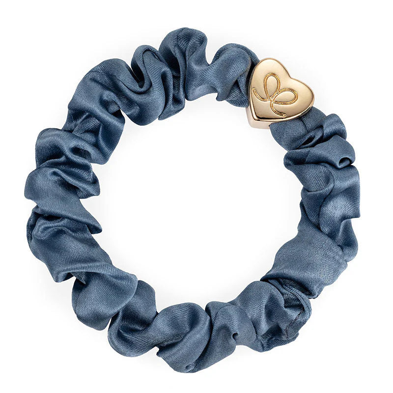 Chouchou bracelet en soie 100 % mûrier Bleu Denim By Eloise Charm coeur doré