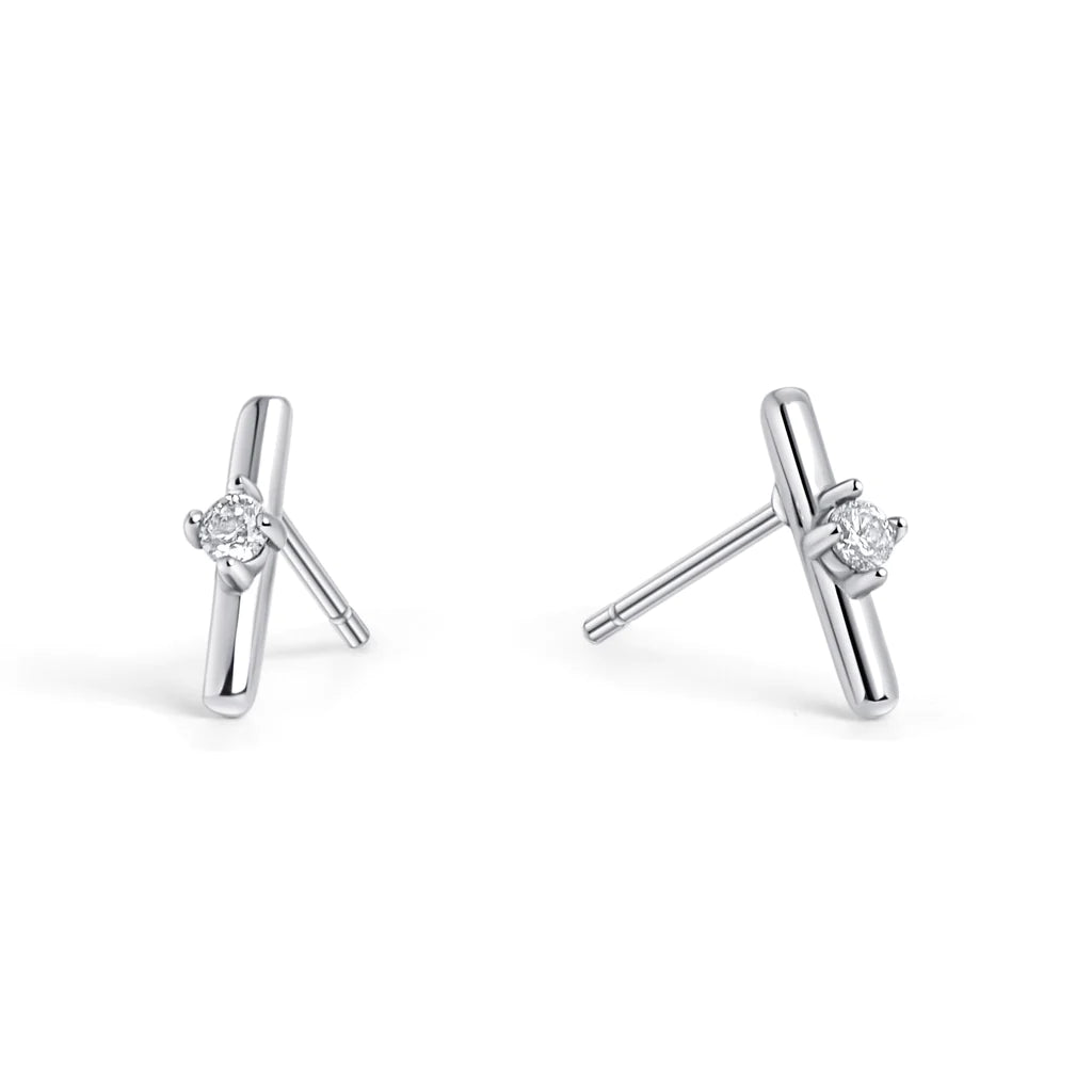 Boucles d’oreilles fixes avec pierre solitaire en acier inoxydable de Mia en couleur argentée