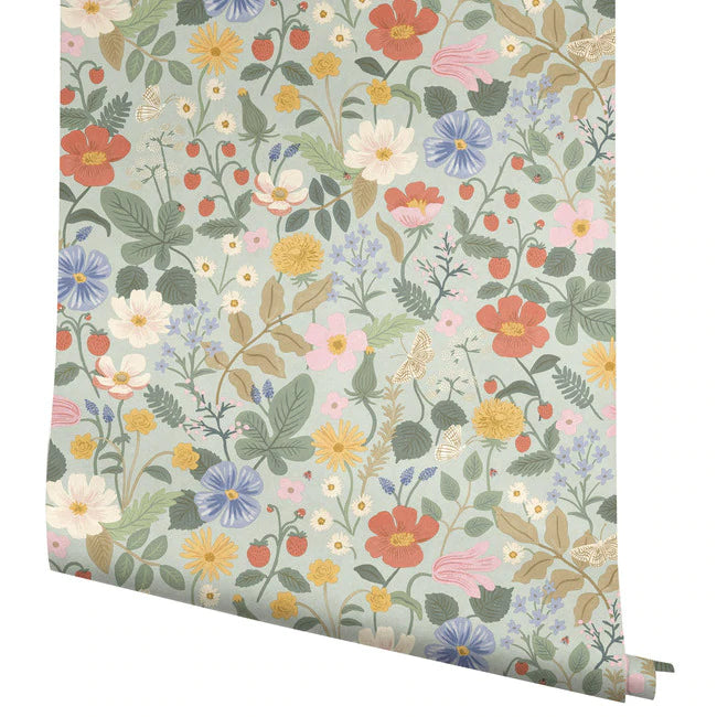 papier peint Rifle Paper co. champs de fraises vert menthe