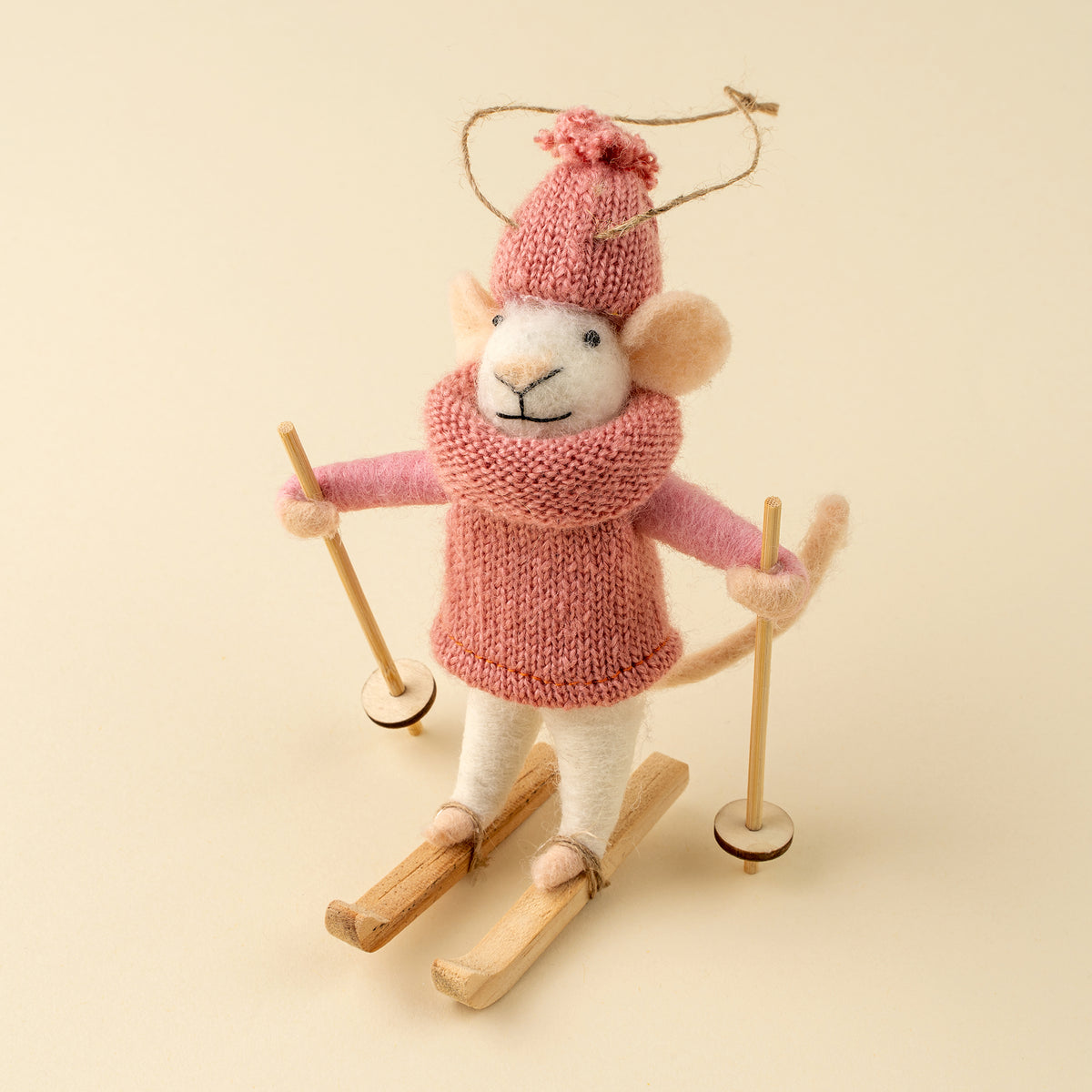 Ornement souris rose powder penny ski Noël hiver Indaba