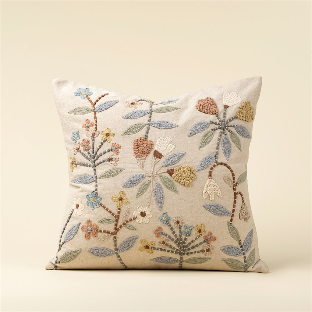 Coussin Broderie Lunaflora Indaba Trading décoratif mode tendance motifs fleurs 